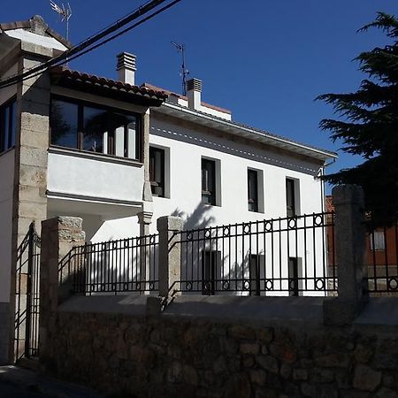 Отель Casa Del Cura Лас Навас дель Маркес Экстерьер фото